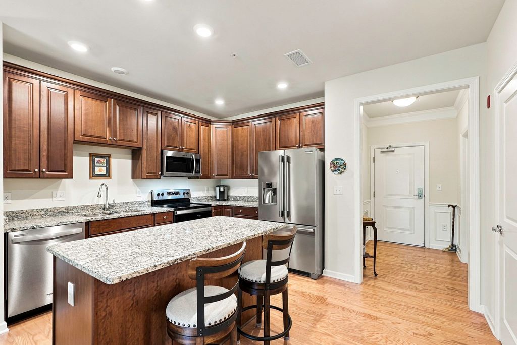 230 Martins Landing 111, North Reading, MA 01864