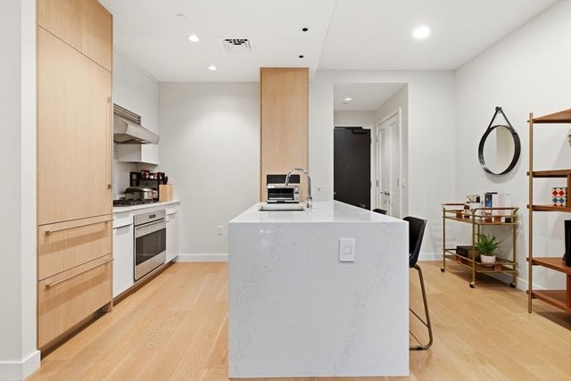 188 Brookline Avenue 23I, Boston, MA 02215