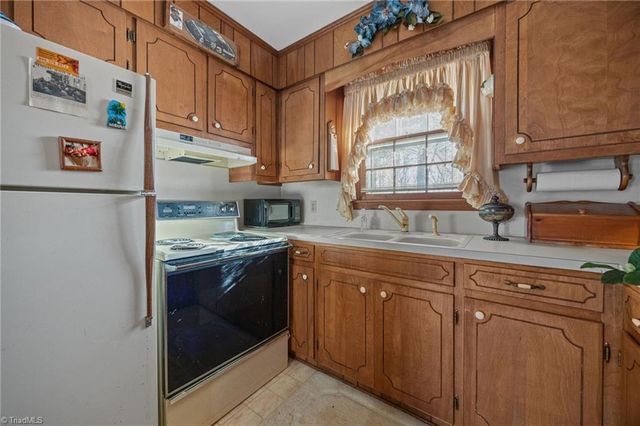 1017 Lawson Alley Lane, Lawsonville, NC 27022