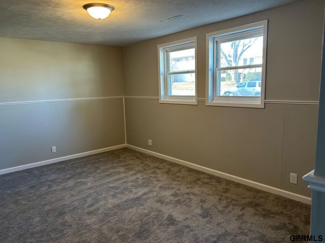 309 Laredo Road, Papillion, NE 68046