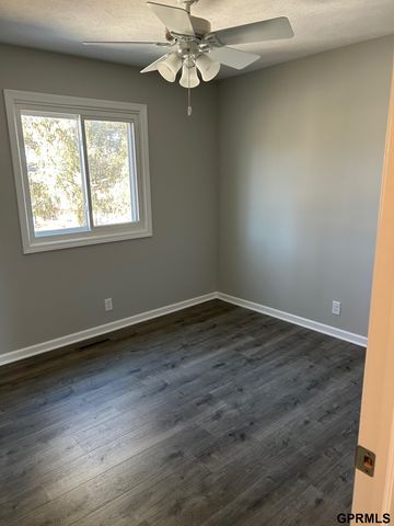 309 Laredo Road, Papillion, NE 68046