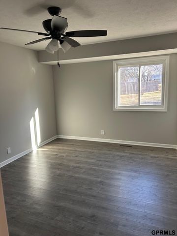 309 Laredo Road, Papillion, NE 68046