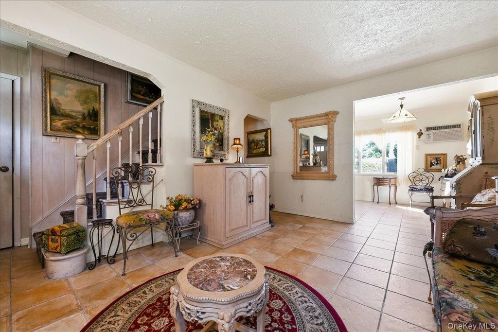 65 Riverside Avenue, Massapequa, NY 11758 — photo 4
