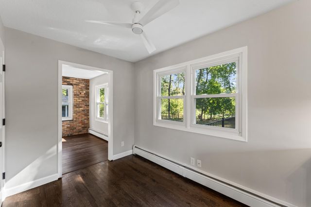 928 Griffin Avenue, Mahtomedi, MN 55115