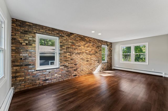 928 Griffin Avenue, Mahtomedi, MN 55115