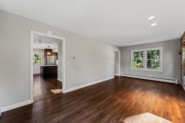 928 Griffin Avenue, Mahtomedi, MN 55115