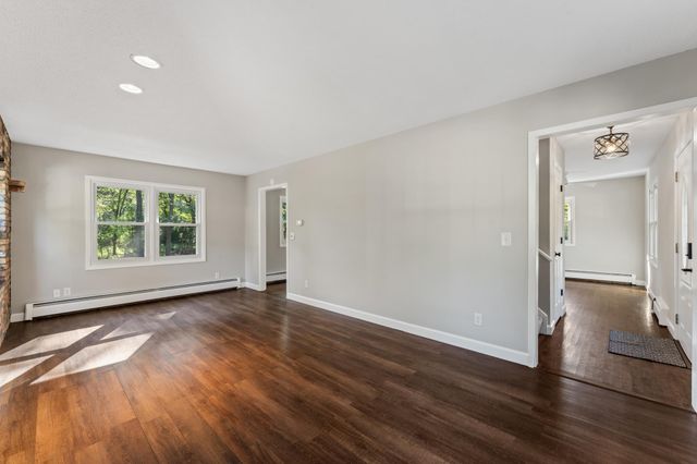 928 Griffin Avenue, Mahtomedi, MN 55115