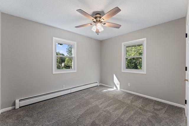 928 Griffin Avenue, Mahtomedi, MN 55115