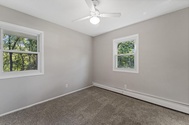 928 Griffin Avenue, Mahtomedi, MN 55115