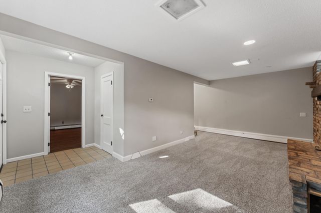 928 Griffin Avenue, Mahtomedi, MN 55115