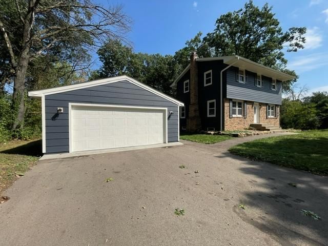 928 Griffin Avenue, Mahtomedi, MN 55115