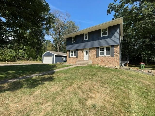928 Griffin Avenue, Mahtomedi, MN 55115
