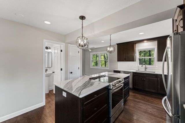 928 Griffin Avenue, Mahtomedi, MN 55115