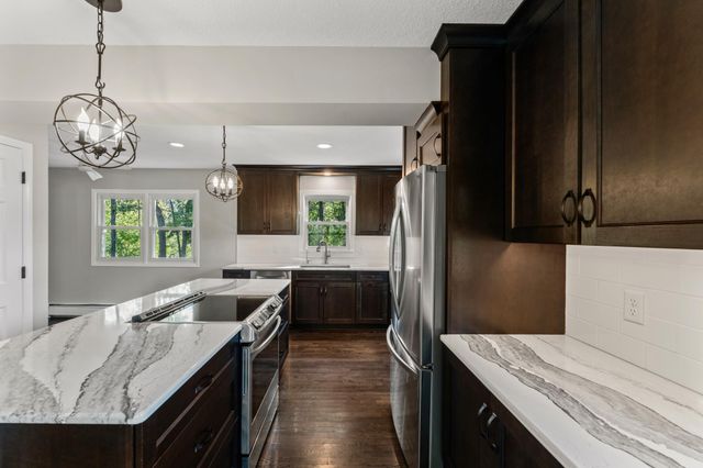 928 Griffin Avenue, Mahtomedi, MN 55115