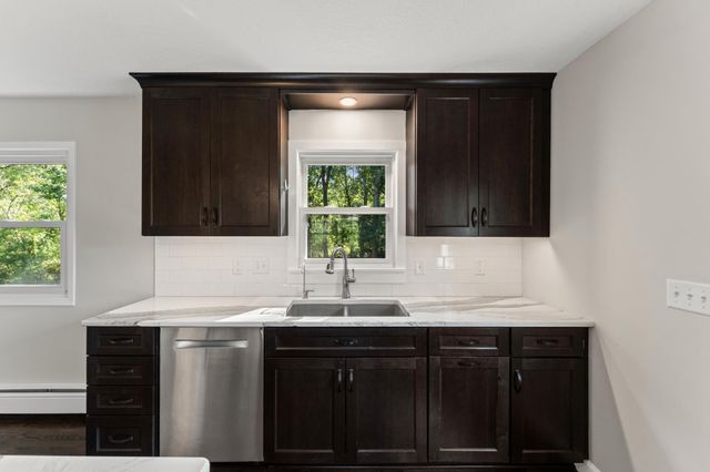 928 Griffin Avenue, Mahtomedi, MN 55115