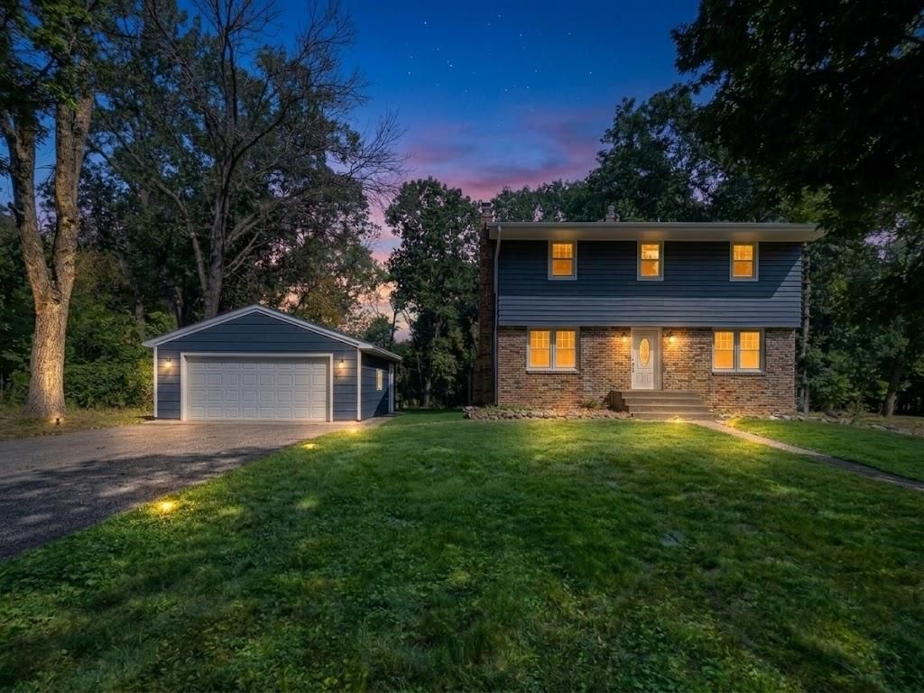 928 Griffin Avenue, Mahtomedi, MN 55115 — photo 2