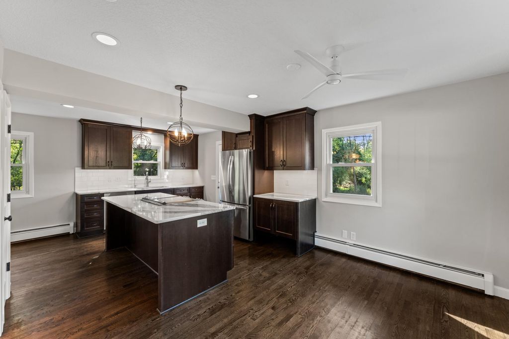 928 Griffin Avenue, Mahtomedi, MN 55115 — photo 4