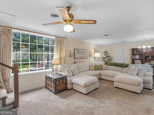 541 Pineridge Road, Griffin, GA 30224