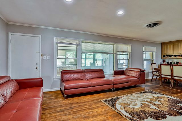 1420 Lake Shore Drive, Fort Worth, TX 76103