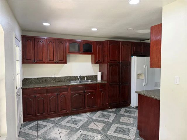 2601 Dore Drive, Bakersfield, CA 93304
