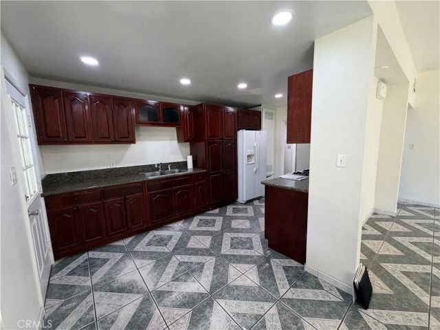 2601 Dore Drive, Bakersfield, CA 93304