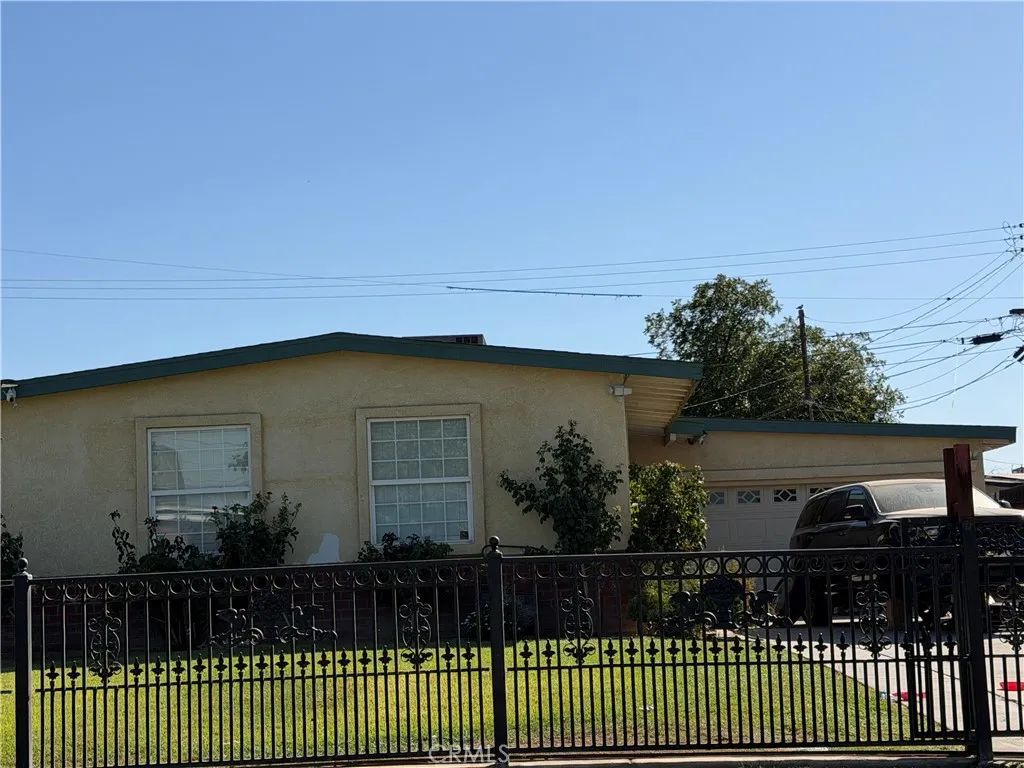 2601 Dore Drive, Bakersfield, CA 93304