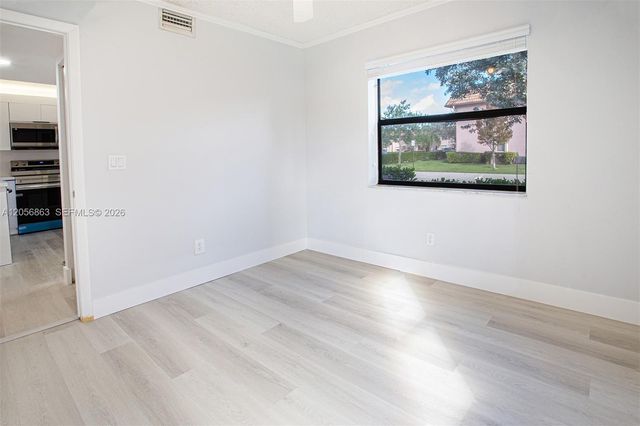 1000 NW 106th Terrace 101, Pembroke Pines, FL 33026