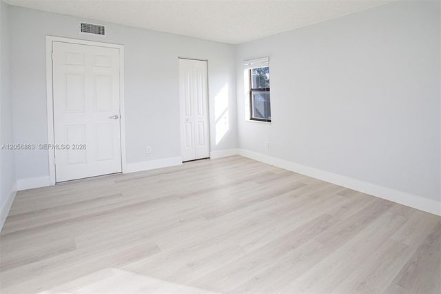 1000 NW 106th Terrace 101, Pembroke Pines, FL 33026