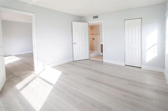 1000 NW 106th Terrace 101, Pembroke Pines, FL 33026