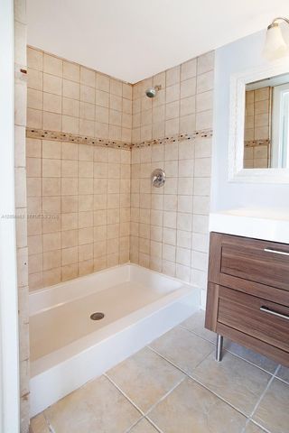 1000 NW 106th Terrace 101, Pembroke Pines, FL 33026
