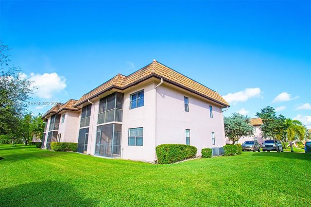 1000 NW 106th Terrace 101, Pembroke Pines, FL 33026