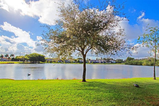 1000 NW 106th Terrace 101, Pembroke Pines, FL 33026