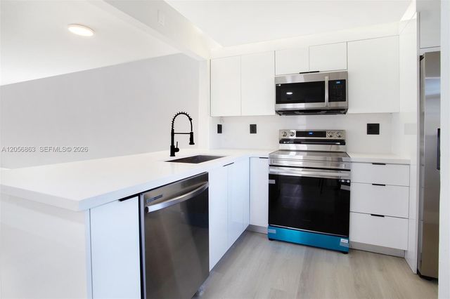 1000 NW 106th Terrace 101, Pembroke Pines, FL 33026