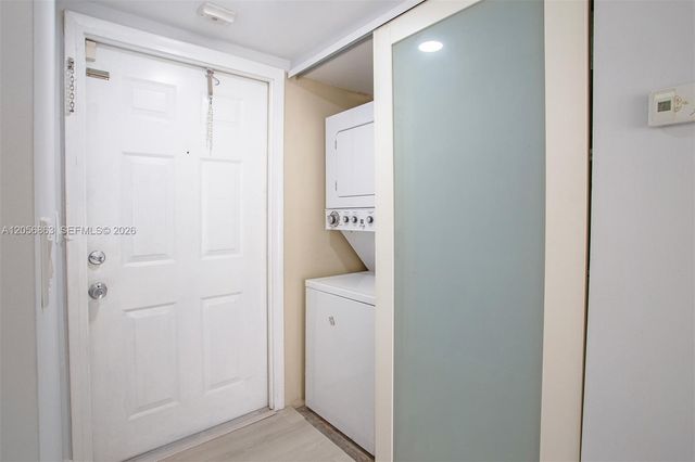 1000 NW 106th Terrace 101, Pembroke Pines, FL 33026