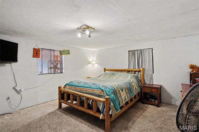 64 Mocking Bird Lane, Hawk Point, MO 63349