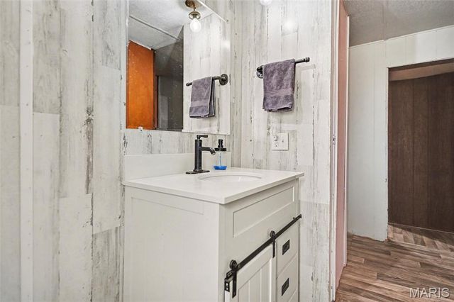 64 Mocking Bird Lane, Hawk Point, MO 63349