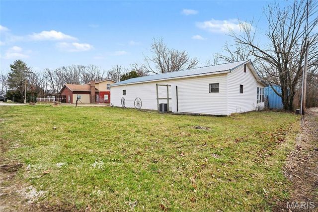 64 Mocking Bird Lane, Hawk Point, MO 63349