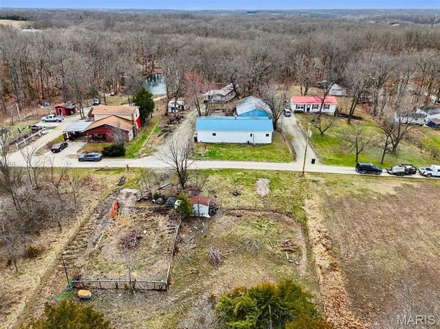 64 Mocking Bird Lane, Hawk Point, MO 63349