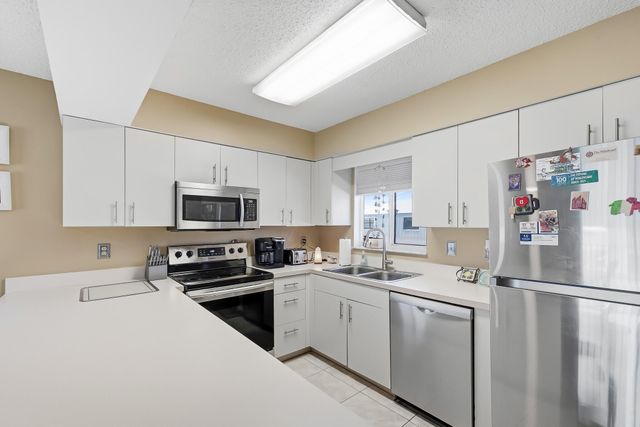 191 SE Village Dr Unit 191, Port St Lucie, FL 34952