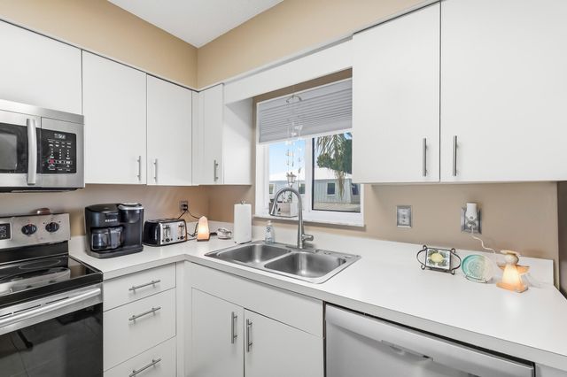 191 SE Village Dr Unit 191, Port St Lucie, FL 34952