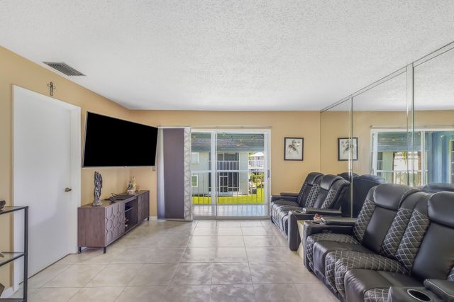 191 SE Village Dr Unit 191, Port St Lucie, FL 34952