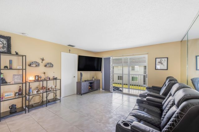 191 SE Village Dr Unit 191, Port St Lucie, FL 34952