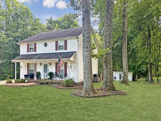 1016 Keyway Dr, Pleasant View, TN 37146