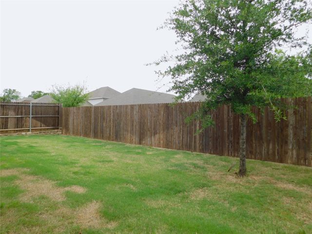 229 Briarwood Lane, Lake Dallas, TX 75065