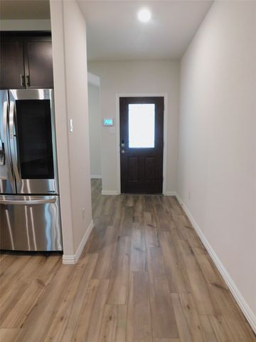 229 Briarwood Lane, Lake Dallas, TX 75065