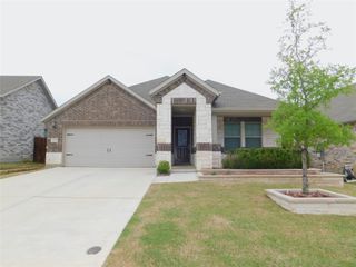 229 Briarwood Lane, Lake Dallas, TX 75065