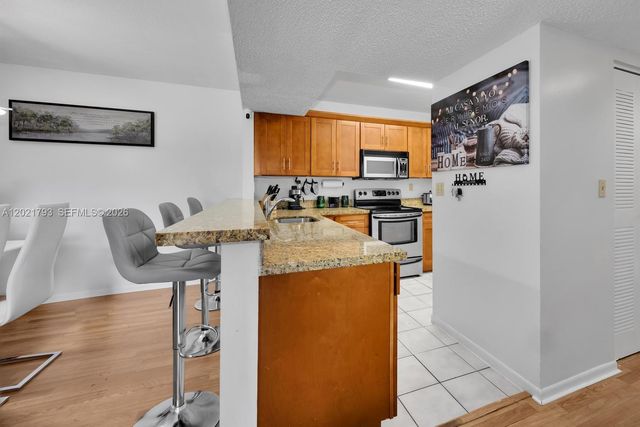 8670 SW 212th St 307, Cutler Bay, FL 33189