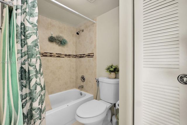 8670 SW 212th St 307, Cutler Bay, FL 33189