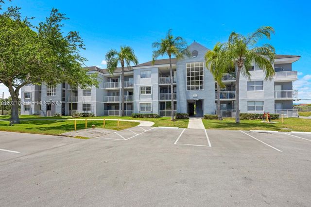 8670 SW 212th St 307, Cutler Bay, FL 33189