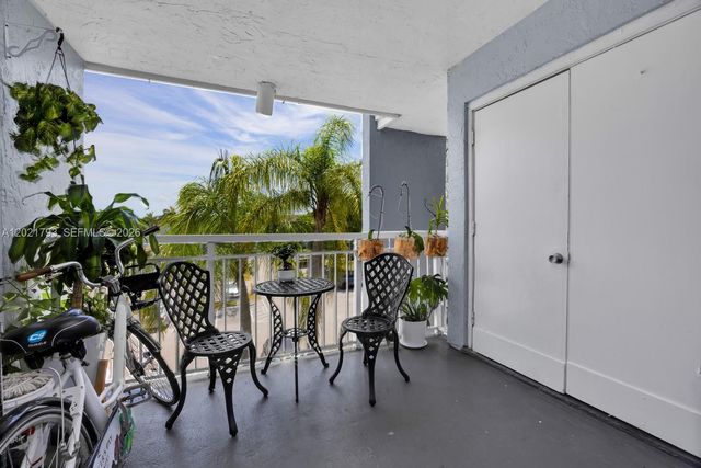 8670 SW 212th St 307, Cutler Bay, FL 33189